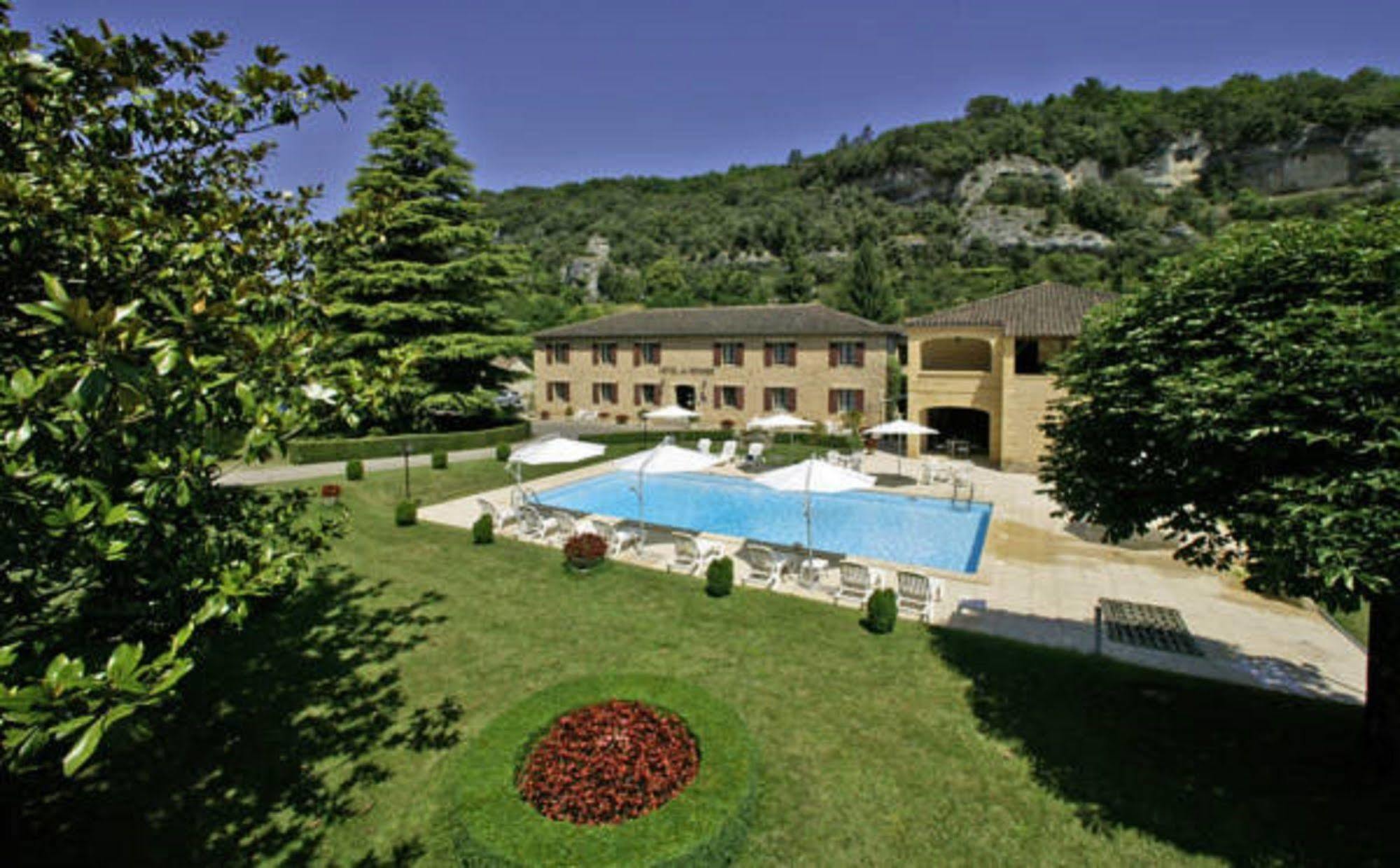 Hotel Des Roches - Climatisation Les Eyzies Buitenkant foto
